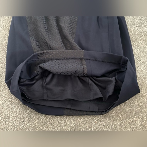 NWT Cache Colorblock Dress Navy/Black, Mesh Textured, Cut Out Back, Size 6 - Picture 5 of 6